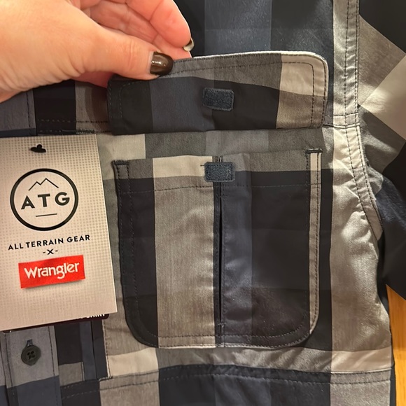 Wrangler Small ATG blue plaid All Terrain Gear short sleeve button down … - Picture 7 of 11